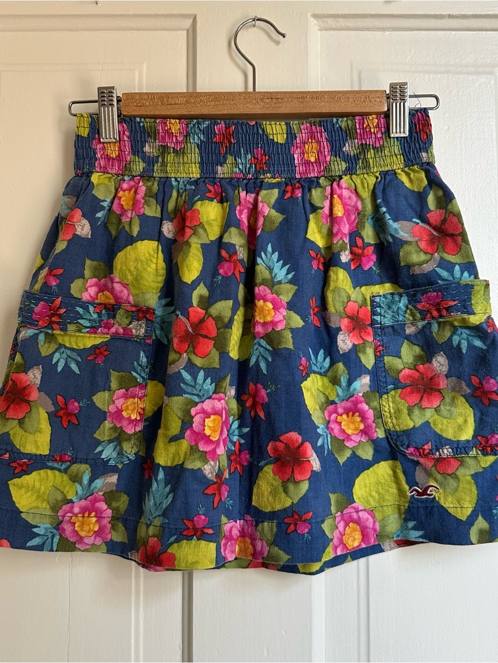 Hollister Floral Mini Skirt with Pockets Tropical Blue